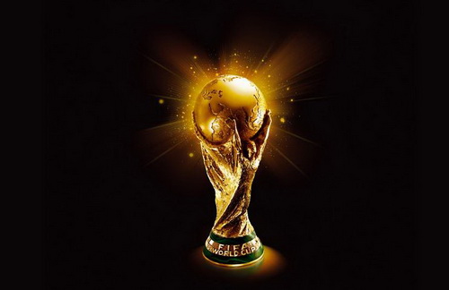 歌名应景，著名歌唱家波切利在世界杯抽签仪式演唱《今夜无人入眠》