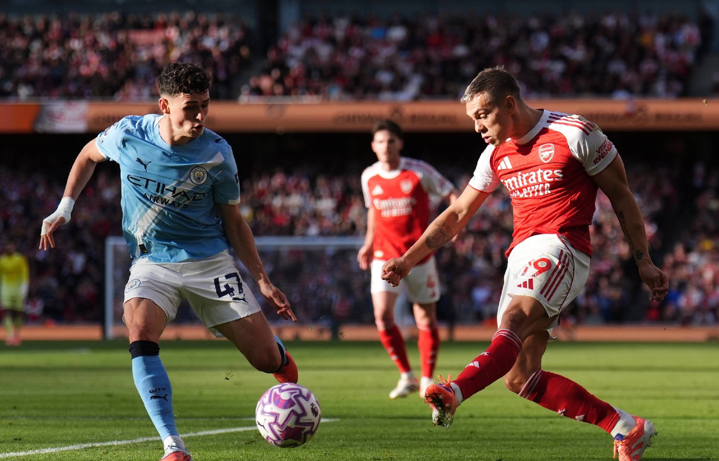 剑南春丨拜仁让二追六6-2逆转弗赖堡，奥利塞2射3传，卡尔传射