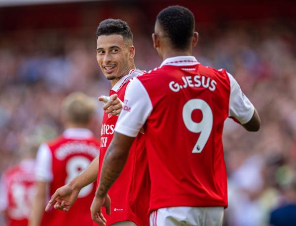 足球报：申花将利用今年最后两场亚冠来决定人员的去留