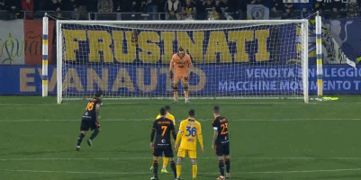 旧将佩内夫患肾癌需要手术，瓦伦西亚为其筹款