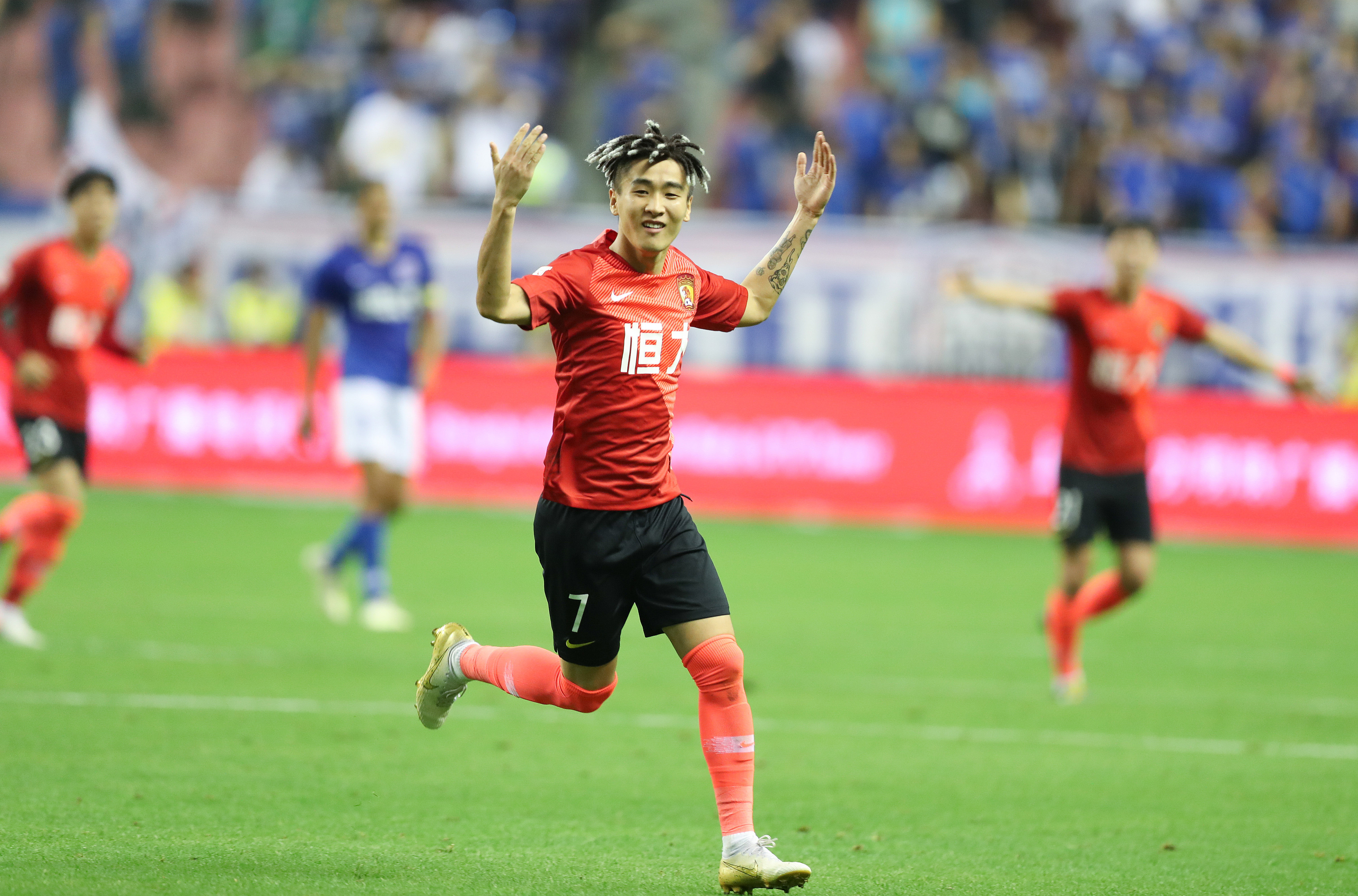 记者：扎巴尔尼即将加盟巴黎，交易预计下周敲定