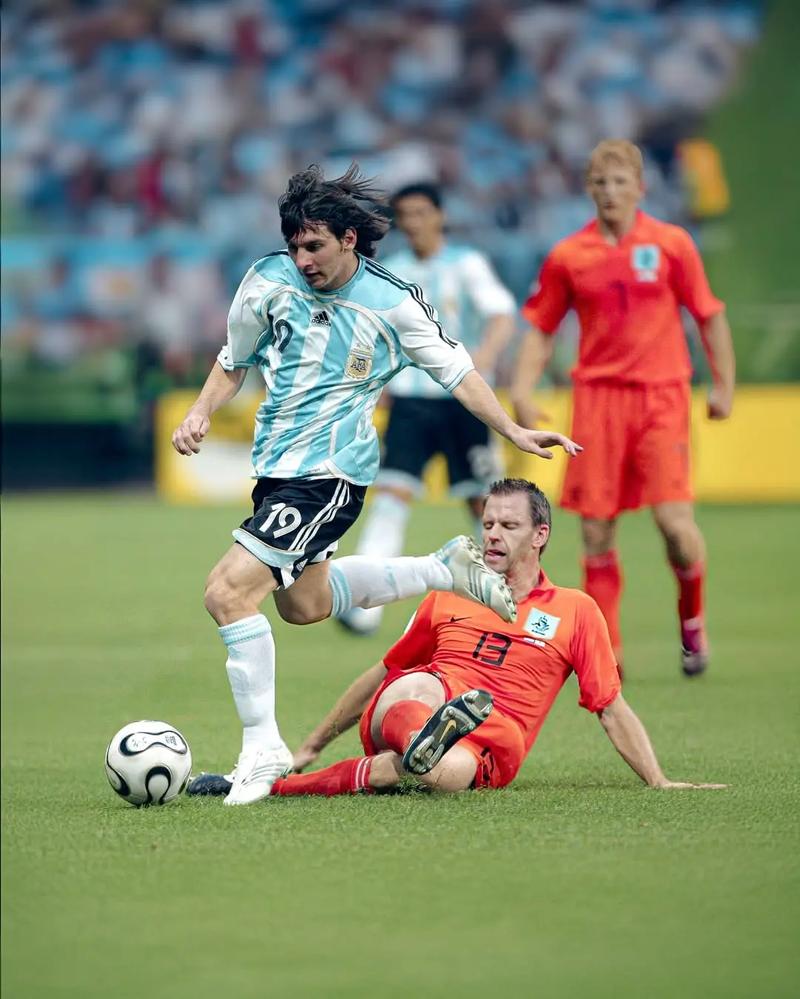 齐沃：种种困难让我们在赢球后更高兴；今天的劳塔罗值得拥抱