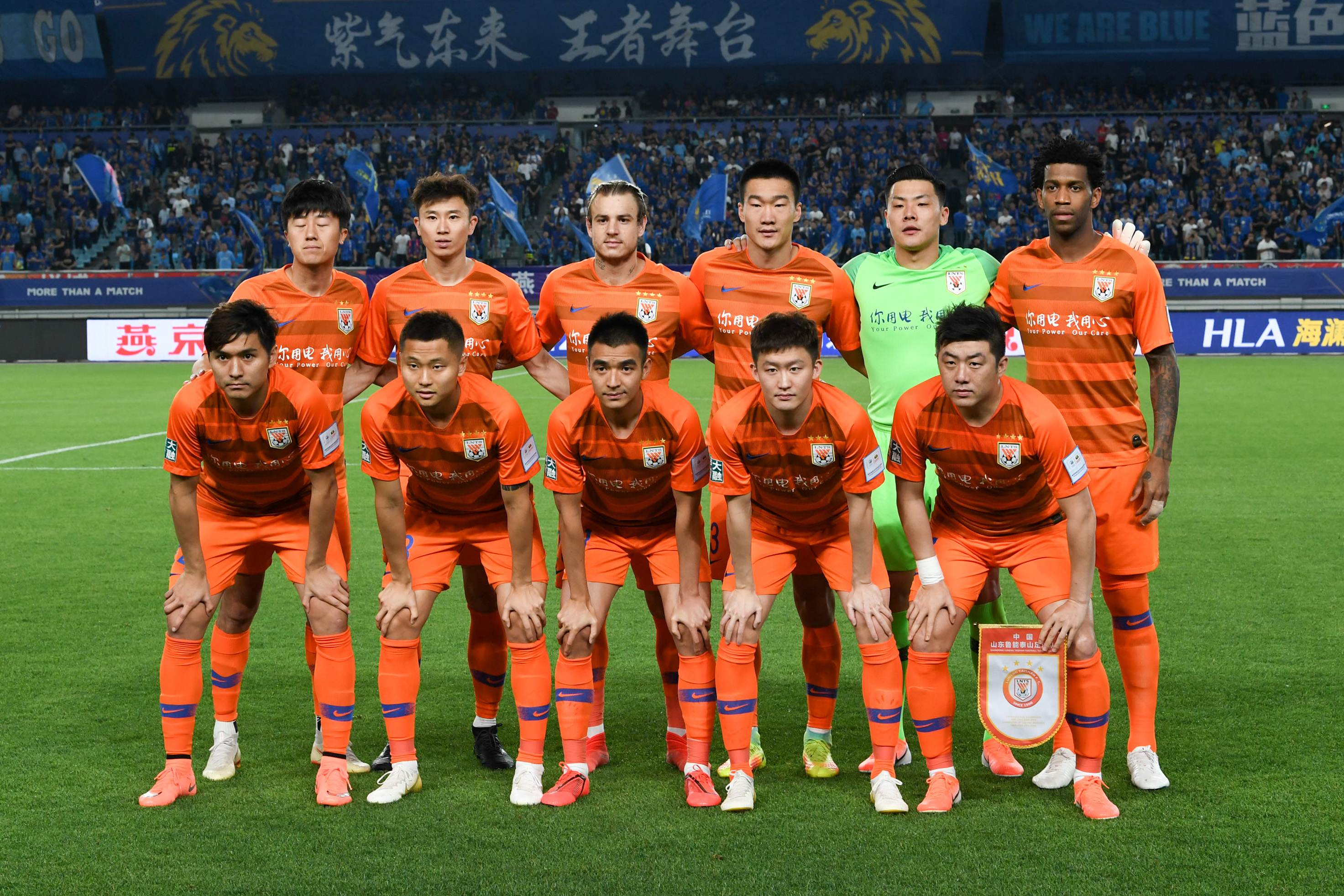 WTT总决赛：孙颖莎4-0横扫王艺迪，晋级八强