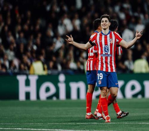 汉堡官方：格拉策尔右大腿肌肉纤维撕裂，将缺阵今年剩余比赛