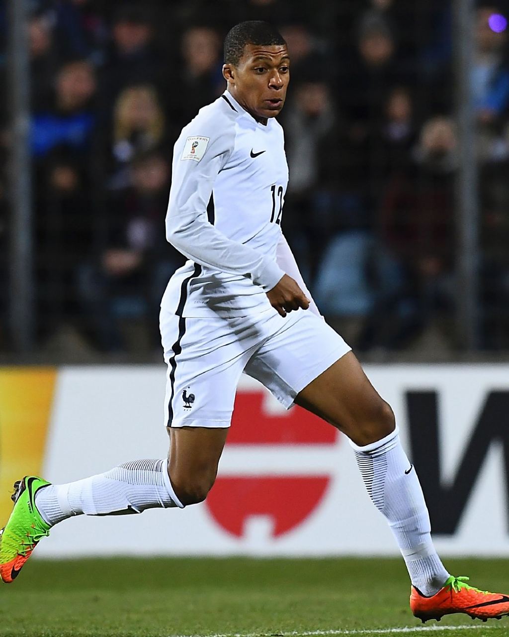 LNG官方：前KDF韩国中单BuLLDoG正式加盟